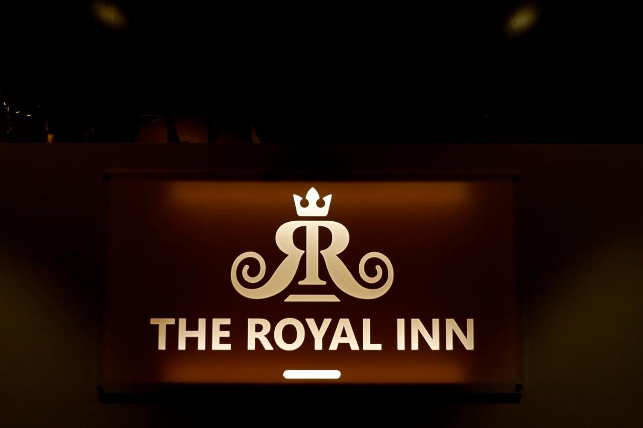 Hotel The Royal Inn Baramati Buitenkant foto